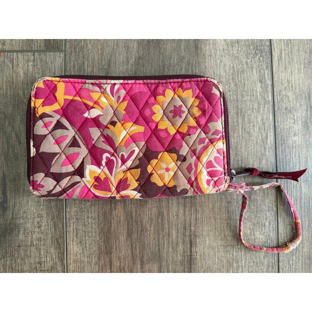 Vera Bradley Carnaby Zip Around Wallet Wristlet Quilted Pink Floral - Picture 1 of 11